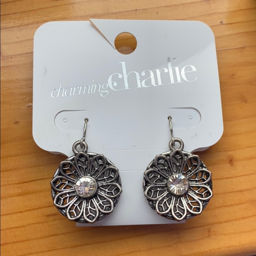 NWT Flower Dangle Earrings